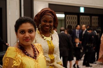 Elizabeth Onogwu, a native of Benue State in Nigeria and a doctoral candidate in anthropology at Yokohama National University, attends a celebration of Nigerian independence held by the Embassy of Nigeria in October 2014. The number of African students at Japanese universities is growing steadily, according to the Japanese government.
