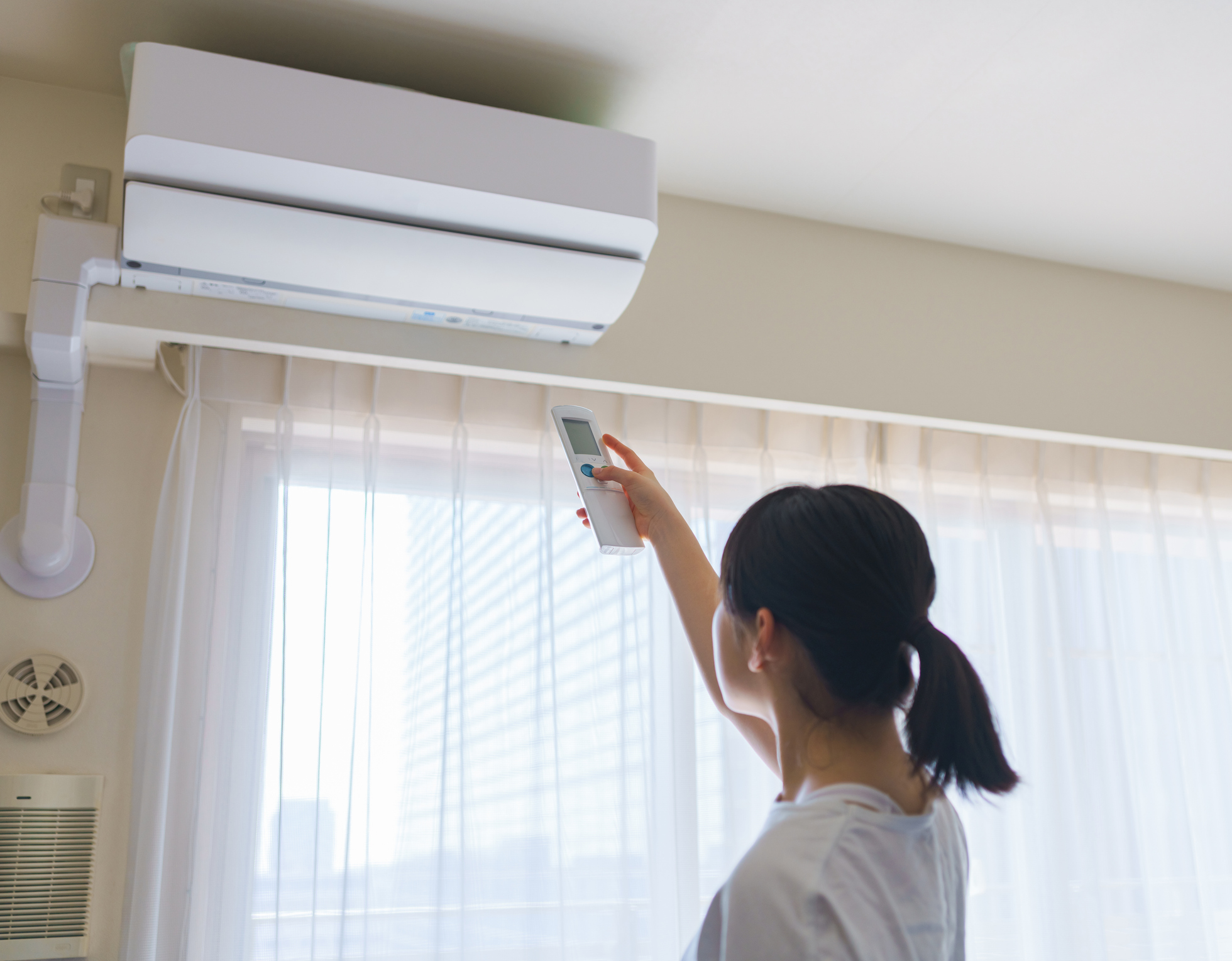 While air conditioners are just about essential when the mercury soars, there are ways to make the unit work more efficiently — cutting down on costs and decreasing the size of your carbon footprint.